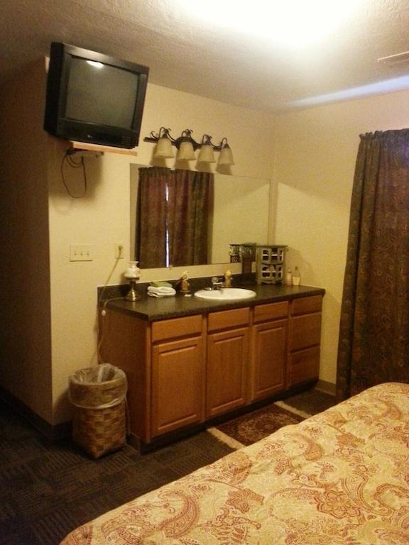 Taneycomo Lakefront Resort Bull Creek Ruang foto